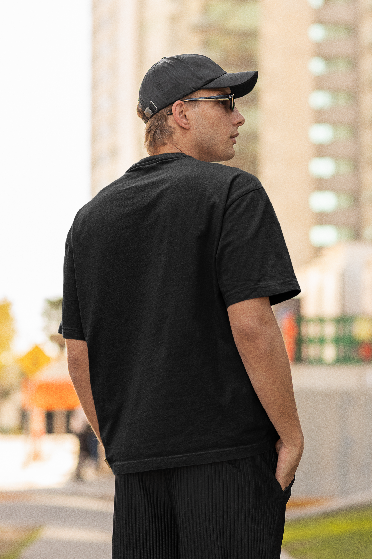Skateboarding skeleton - Oversize men t-shirt