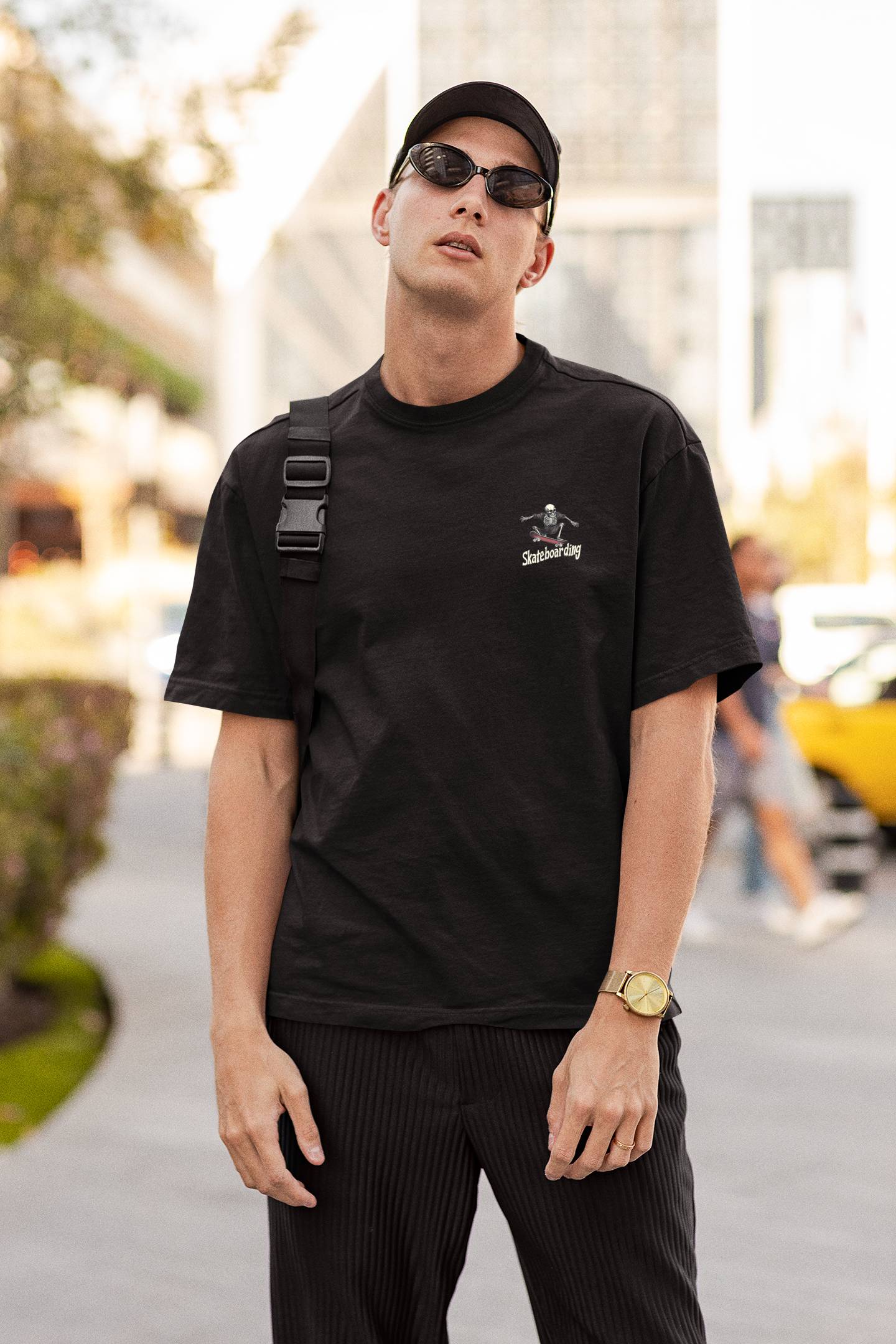 Skateboarding skeleton - Oversize men t-shirt